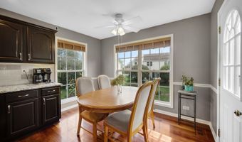 5 Lancaster Ct, Algonquin, IL 60102