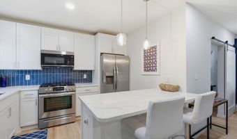 3454 MARTHA CUSTIS Dr, Alexandria, VA 22302