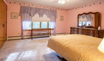 22 GROVE Ave, North Providence, RI 02911