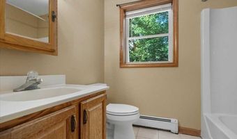 9 Iriquois Dr, Ashburnham, MA 01430