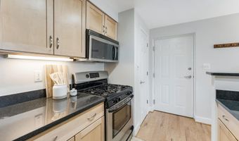 231 N THOMAS St 105, Arlington, VA 22203