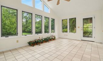 8590 Lynnehaven Dr, Amberley, OH 45236