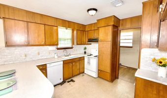 5850 Grand Dr, Baton Rouge, LA 70812