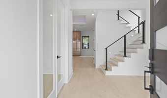 2007 S JOYCE St, Arlington, VA 22202