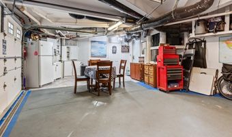 108 Pleasant Valley Rd, Amesbury, MA 01913