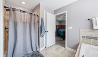 319 31st St SW, Altoona, IA 50009