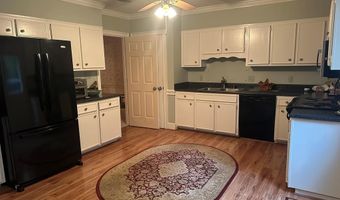 2450 Tuxedo Pl, Albany, GA 31707