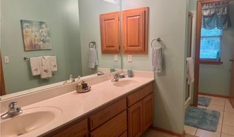 8 Merritt Dr, Bella Vista, AR 72714