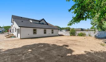 623 E Main St, Anoka, MN 55303