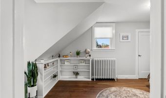 72 Kane Ave, Middletown, RI 02842