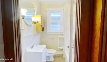 441 Myrtle Ave Apt 2, Albany, NY 12208