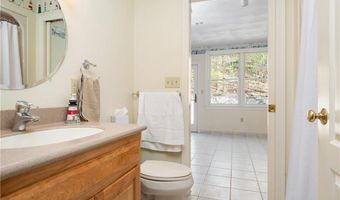 825 Woonsocket Hl, North Smithfield, RI 02896