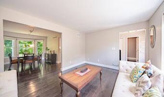 3085 N Foxridge Ct, Ann Arbor, MI 48105