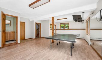 8 Horseshoe Dr, Acton, MA 01720