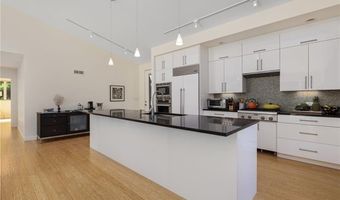 621 E Shore Rd, Jamestown, RI 02835