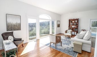 10 Trailing Ridge Rd, Brookfield, CT 06804