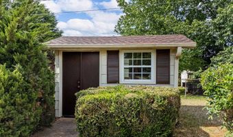107 Forestdale Dr, Boiling Springs, SC 29316