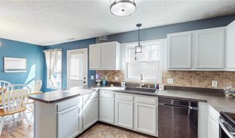 1454 Hillcrest Dr, Atwater, OH 44201
