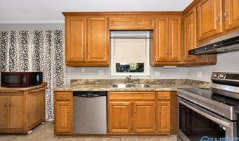 404 Cloverleaf Dr, Athens, AL 35611