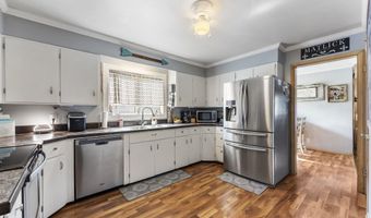 303 SW 12TH St, Aledo, IL 61231