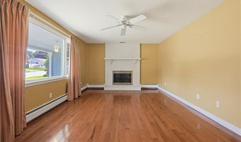 32 Brookfarm Rd, North Providence, RI 02904
