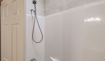 3 Windsor Dr, Alfred, ME 04002