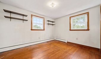 32 Loveland Ln, Bristol, CT 06010