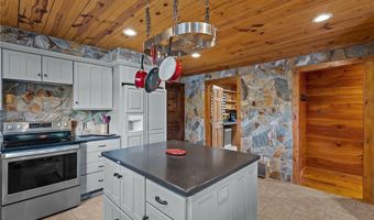 105 Lakewood Dr, Aberdeen, NC 28315
