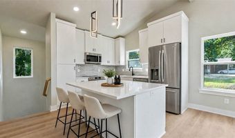 7 Embleton Dr, Bella Vista, AR 72714