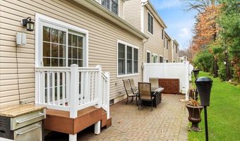 34 Eagle Cir 34, Bohemia, NY 11716