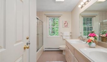 95 River Farm Dr, East Greenwich, RI 02818