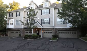 70 Woodcrest Ln 70, Danbury, CT 06810