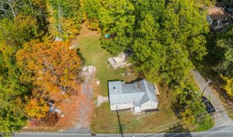 25 Lake Pochung Rd, Alloway, NJ 07461