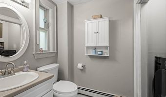 376 Main St 4, Amesbury, MA 01913