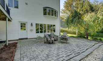 165 Oak Ridge Dr, Berlin, CT 06037