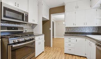 1424 S Main St, Aberdeen, SD 57401