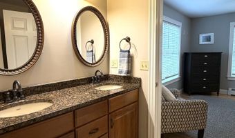 36 Kathryn Ln, Bangor, ME 04401