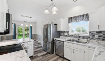 8449 Inland Dr, Avon, IN 46123
