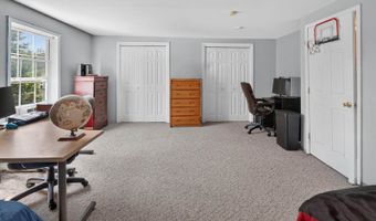 61 Sunny Hollow Pl, Bangor, ME 04401