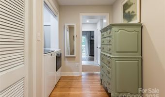 28 Ridgefield Pl, Asheville, NC 28803