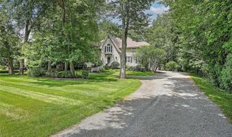 15 Tall Pines Dr, Barrington, RI 02806