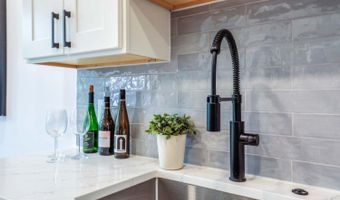 2601 30TH St NE 11, Washington, DC 20018