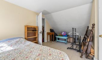81 Richardson St, Bath, ME 04530