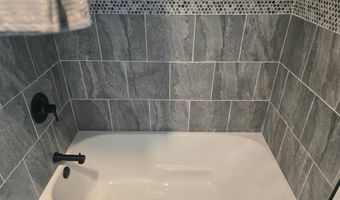 216 Carlin St, Auburn, IN 46706