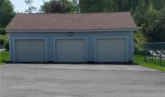 15 Hammersmith Rd 33, Newport, RI 02840