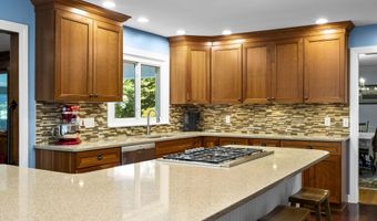 17 Schuyler Hills Rd, Albany, NY 12211
