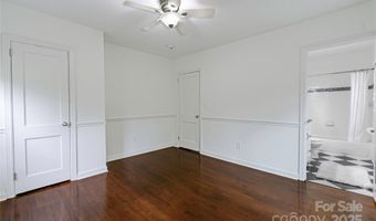 4010 Hiddenbrook Dr, Charlotte, NC 28205
