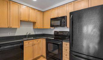 2001 15TH St N 319, Arlington, VA 22201