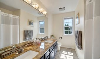 5 Lancaster Ct, Algonquin, IL 60102