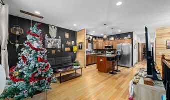 305 S Spring Pl, Brandon, SD 57005